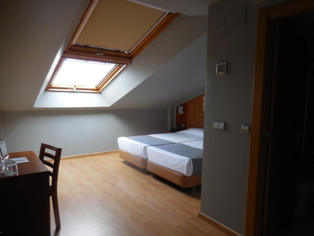 Hotel Alda Palacio Valdes Aviles Bagian luar foto